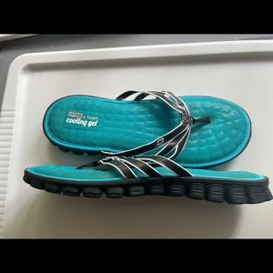 Skechers memory foam cooling flip flops